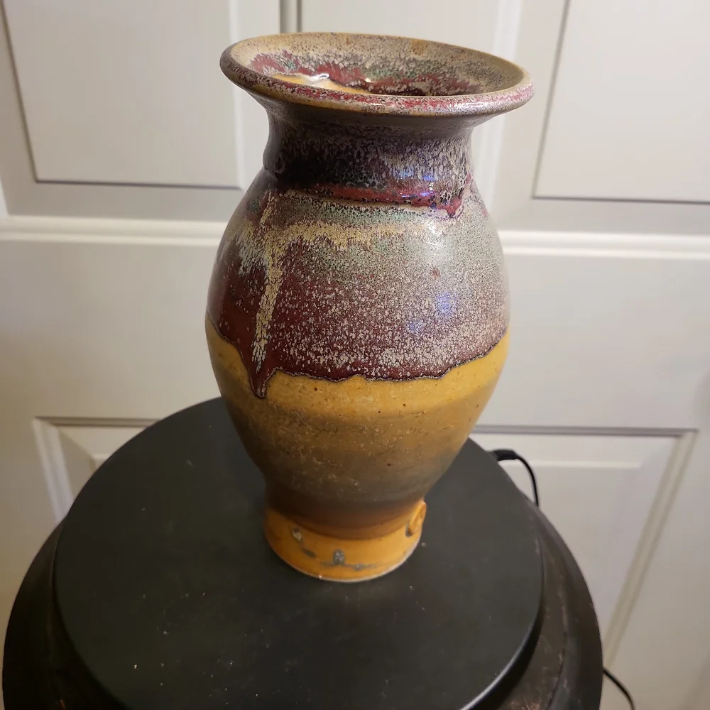 Mid-Century Modern Studio Pottery Ceramic Vase Signed w/ Chop Mark 9" - Picture 5 of 11